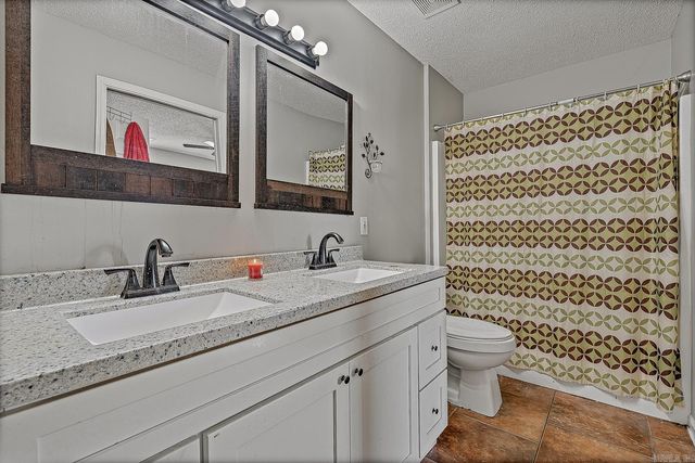 4509 Mockernut Lane, Jonesboro, AR 72405