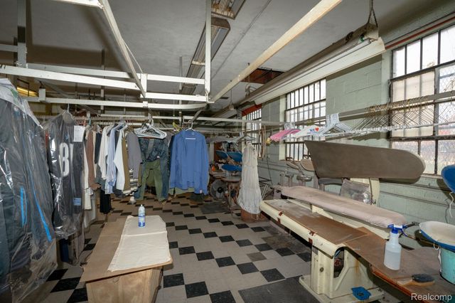 14921 Joy Road, Detroit, MI 48228