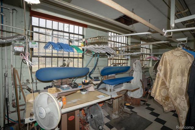 14921 Joy Road, Detroit, MI 48228