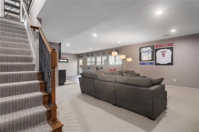 4929 S Brittany Drive, Blue Springs, MO 64015