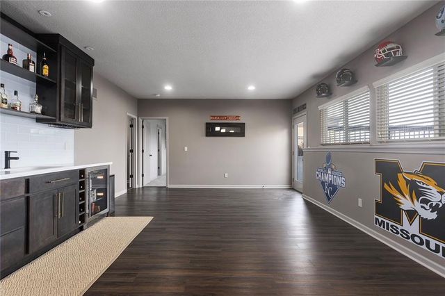 4929 S Brittany Drive, Blue Springs, MO 64015