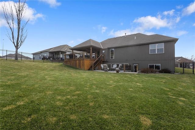 4929 S Brittany Drive, Blue Springs, MO 64015