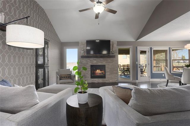 4929 S Brittany Drive, Blue Springs, MO 64015