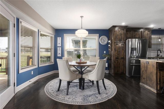 4929 S Brittany Drive, Blue Springs, MO 64015