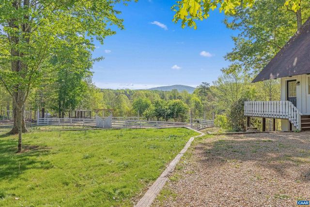 2947 MERRIE MEADOWS LN, Keswick, VA 22947