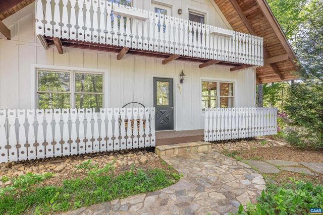 2947 MERRIE MEADOWS LN, Keswick, VA 22947