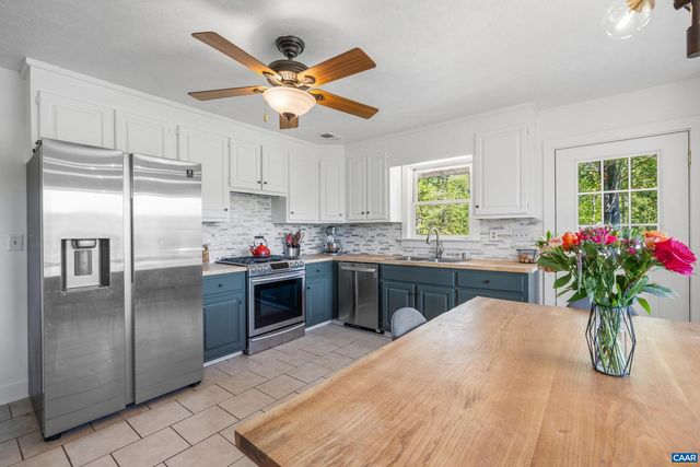 2947 MERRIE MEADOWS LN, Keswick, VA 22947
