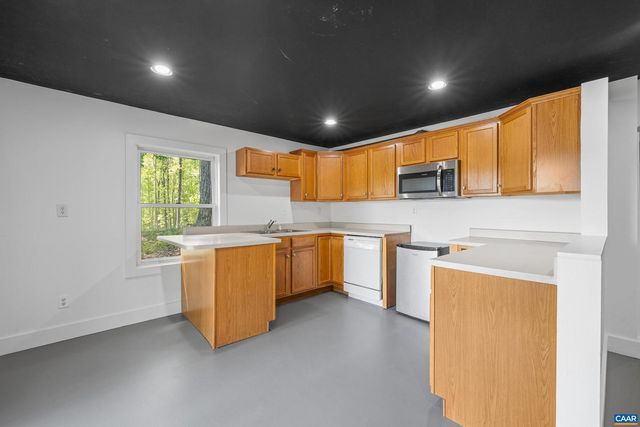 2947 MERRIE MEADOWS LN, Keswick, VA 22947