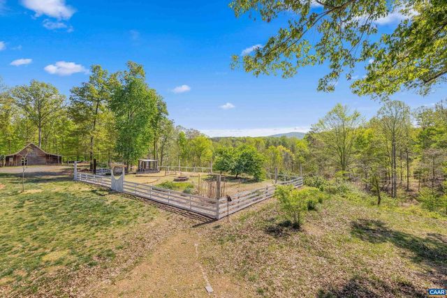 2947 MERRIE MEADOWS LN, Keswick, VA 22947