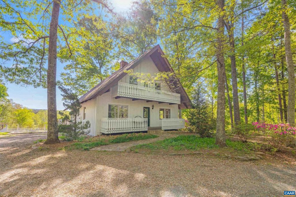 2947 MERRIE MEADOWS LN, Keswick, VA 22947