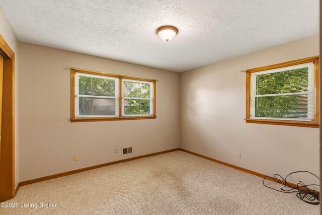 126 Chattanooga Ave, Louisville, KY 40214