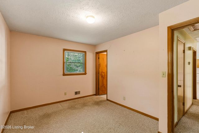 126 Chattanooga Ave, Louisville, KY 40214