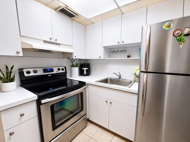 447 NE 195th Street 115, Miami, FL 33179