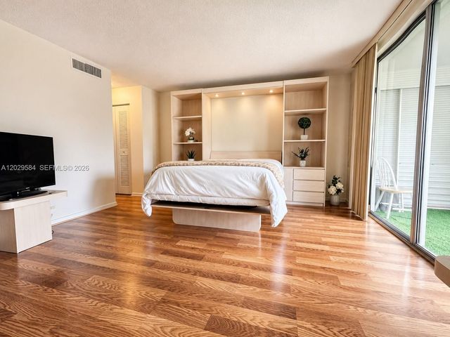 447 NE 195th Street 115, Miami, FL 33179