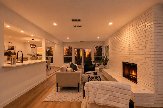 2631 Deep Hill Circle, Dallas, TX 75233