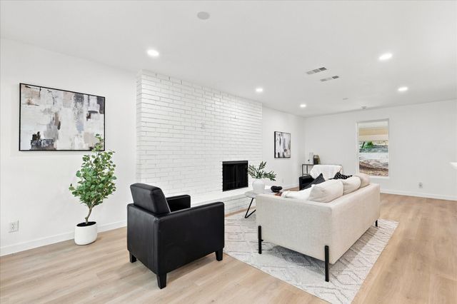 2631 Deep Hill Circle, Dallas, TX 75233