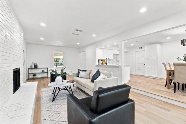 2631 Deep Hill Circle, Dallas, TX 75233