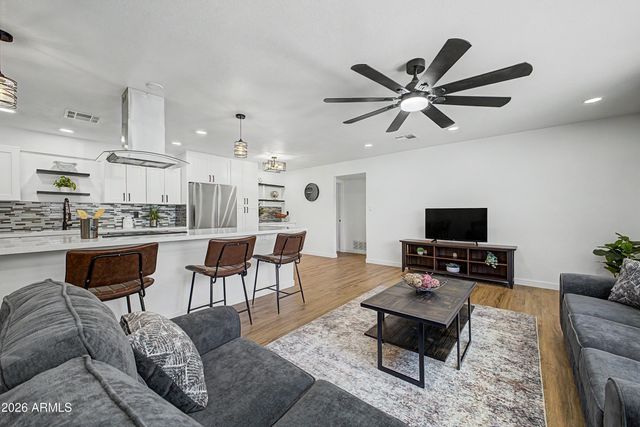3234 S ALLRED Drive, Tempe, AZ 85282
