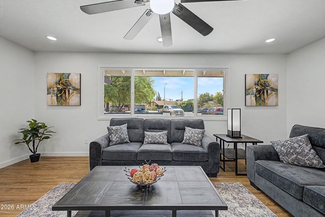 3234 S ALLRED Drive, Tempe, AZ 85282