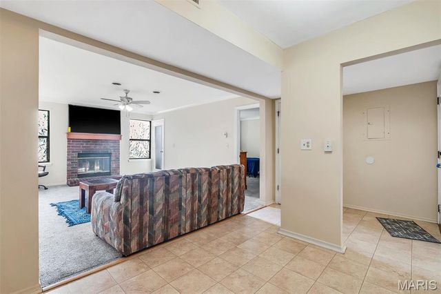 2339 Kratky Road A, St Louis, MO 63114