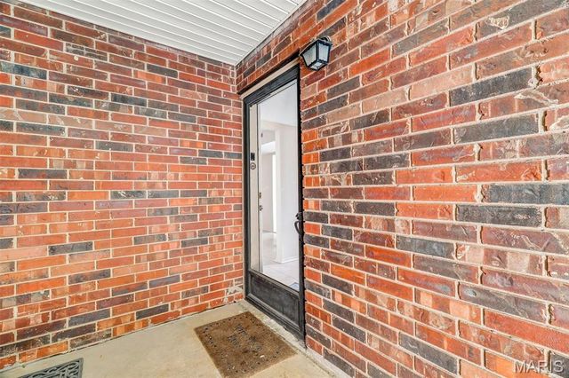 2339 Kratky Road A, St Louis, MO 63114