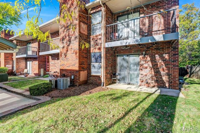 2339 Kratky Road A, St Louis, MO 63114