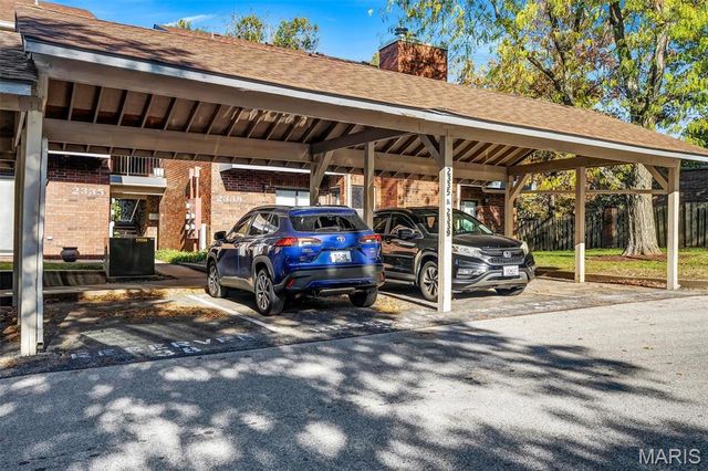 2339 Kratky Road A, St Louis, MO 63114