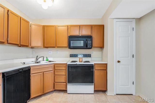 2339 Kratky Road A, St Louis, MO 63114