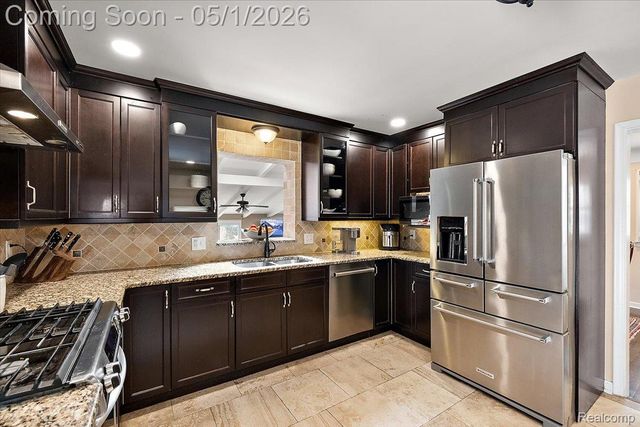 1004 Wimbleton Drive, Birmingham, MI 48009