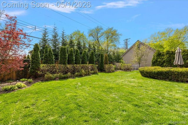 1004 Wimbleton Drive, Birmingham, MI 48009