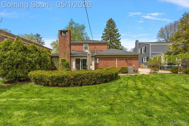 1004 Wimbleton Drive, Birmingham, MI 48009