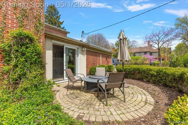 1004 Wimbleton Drive, Birmingham, MI 48009