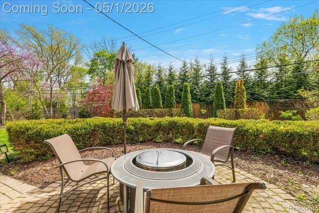 1004 Wimbleton Drive, Birmingham, MI 48009
