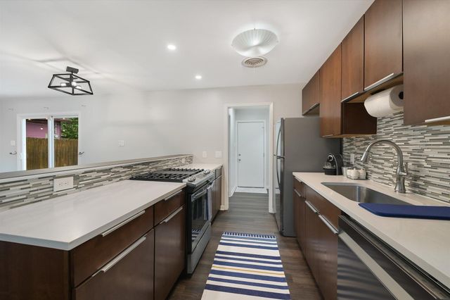 6809 Hanover LN, Austin, TX 78723