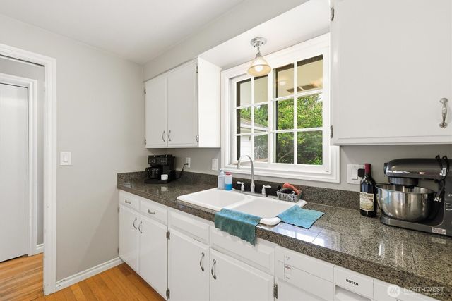 421 E Washington, Mount Vernon, WA 98274