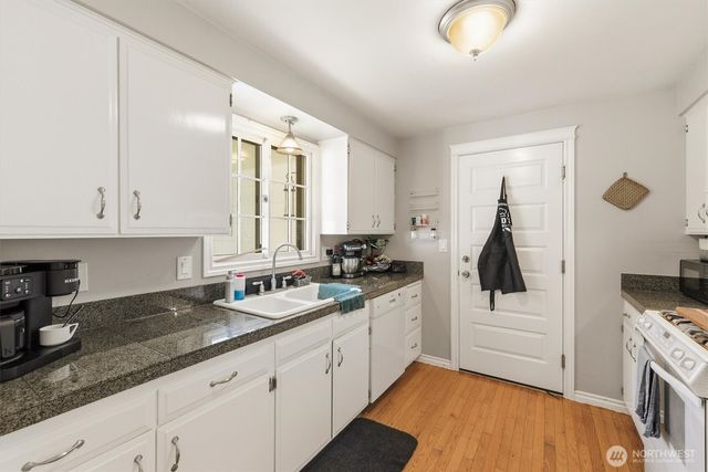 421 E Washington, Mount Vernon, WA 98274