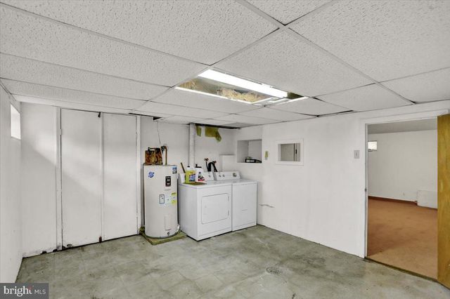 8 SHEFFIELD CT, Reading, PA 19601