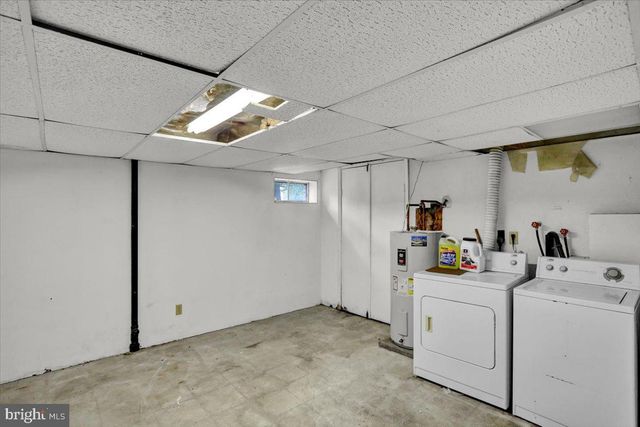 8 SHEFFIELD CT, Reading, PA 19601