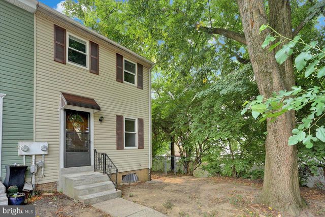 8 SHEFFIELD CT, Reading, PA 19601