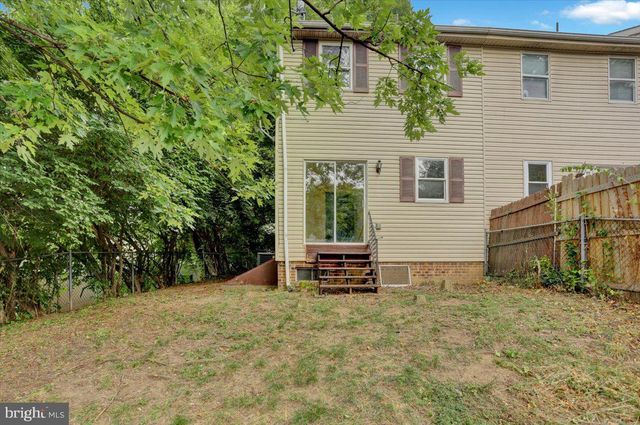8 SHEFFIELD CT, Reading, PA 19601