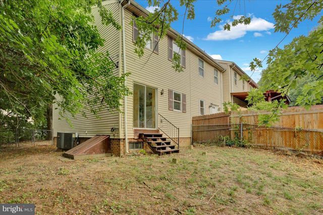 8 SHEFFIELD CT, Reading, PA 19601