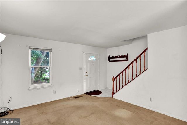 8 SHEFFIELD CT, Reading, PA 19601