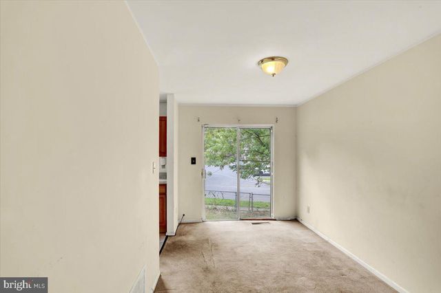 8 SHEFFIELD CT, Reading, PA 19601