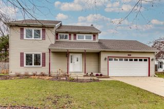 1090 Hawthorne Avenue, Gurnee, IL 60031