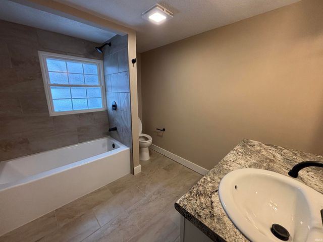 3718 Spruce Drive, Fort Wayne, IN 46809