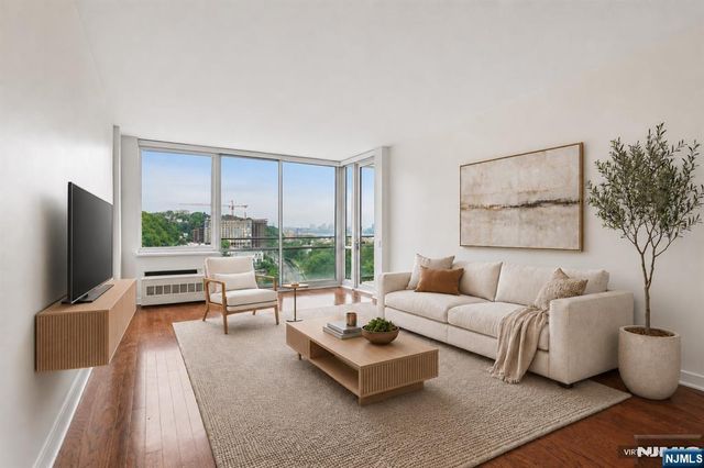 1215 Hudson Park, Edgewater, NJ 07020