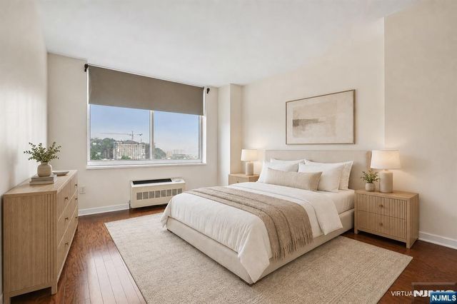 1215 Hudson Park, Edgewater, NJ 07020