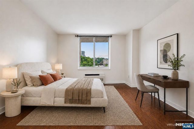 1215 Hudson Park, Edgewater, NJ 07020