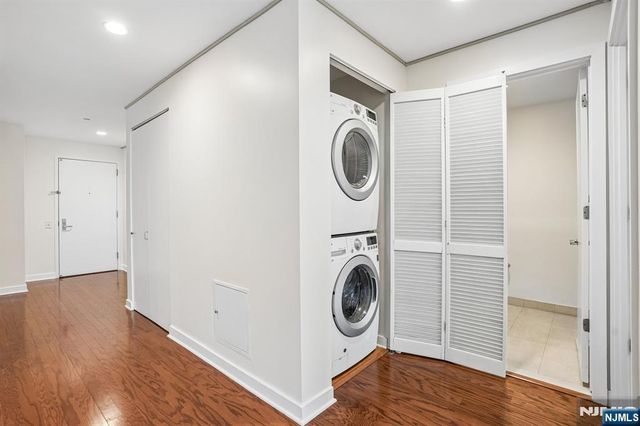 1215 Hudson Park, Edgewater, NJ 07020