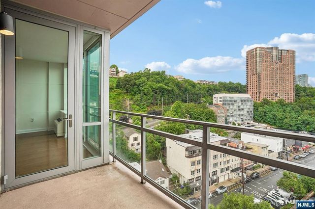 1215 Hudson Park, Edgewater, NJ 07020